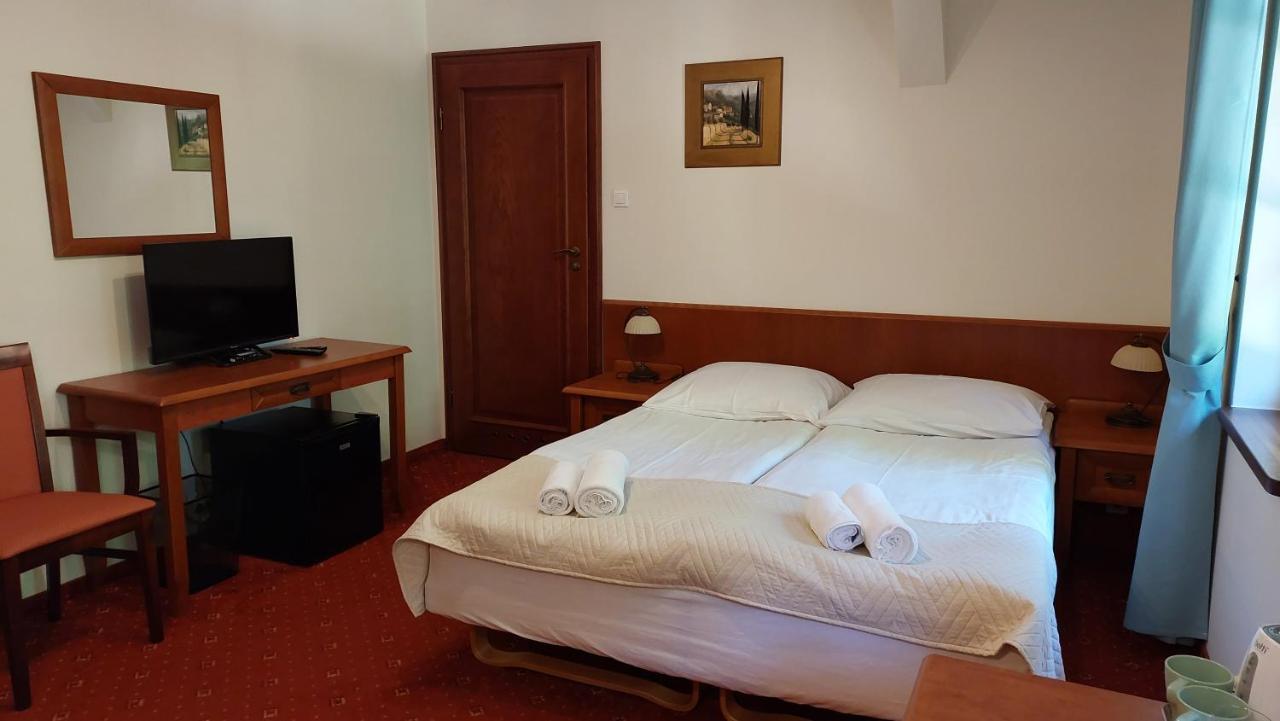 Villa Toskana โปกอร์เชลีจา ภายนอก รูปภาพ